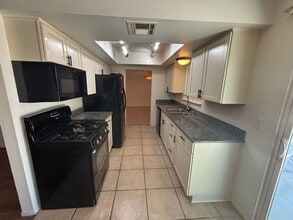 2150 Hamilton Ave in El Centro, CA - Building Photo - Building Photo