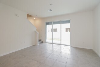 2894 Peony Pr Ln in Wesley Chapel, FL - Building Photo - Building Photo