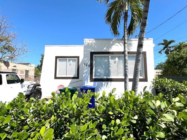 929 SW 12th Ave in Miami, FL - Building Photo - Building Photo