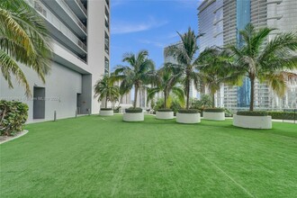 888 Biscayne Blvd, Unit 4001 in Miami, FL - Building Photo - Building Photo