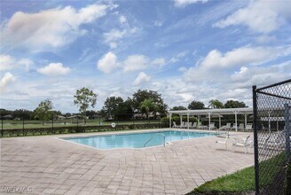 1094 Grove Dr in Naples, FL - Building Photo - Building Photo