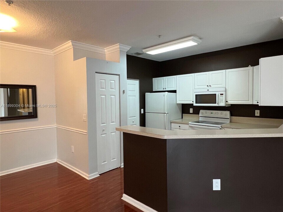 4404 SW 160th Ave in Miramar, FL - Building Photo