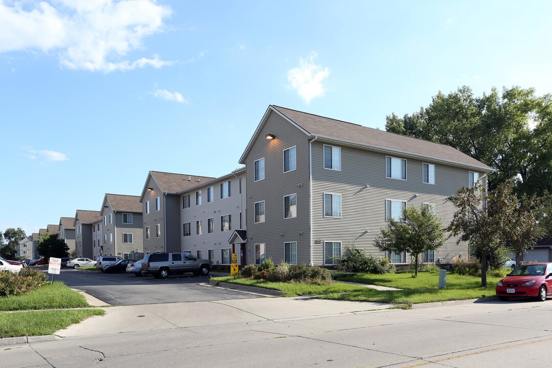 Spacious Apartments minutes from everything in Ames, IA - Building Photo