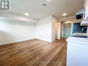 2880-2880 Keele St in Toronto, ON - Building Photo - Building Photo