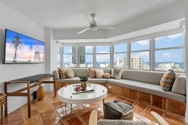 1881 Washington Ave in Miami Beach, FL - Building Photo - Building Photo