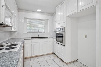 201 Valley View Dr N in Colleyville, TX - Building Photo - Building Photo