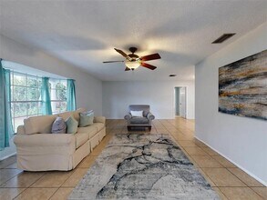 1836 Plumtree Dr in Deltona, FL - Building Photo - Building Photo