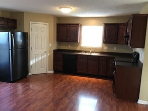 942 Sheets Ct in Greenfield, IN - Building Photo - Building Photo