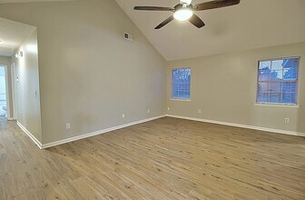 705 Edgewood Ct in Hinesville, GA - Foto de edificio - Building Photo