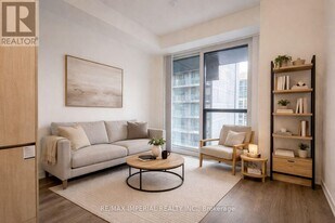 180 Front St E in Toronto, ON - Building Photo