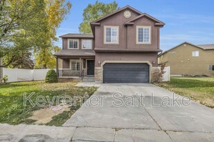 3415 New Land Loop