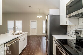 7104 Stewart Ln in Benbrook, TX - Building Photo - Building Photo