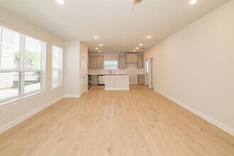 9921 Milton Albert Way in Austin, TX - Building Photo - Building Photo