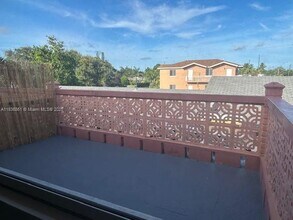 2304 Roosevelt St in Hollywood, FL - Foto de edificio - Building Photo