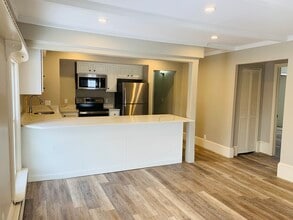 2015 Quechee Main St, Unit 4 in Quechee, VT - Building Photo - Building Photo