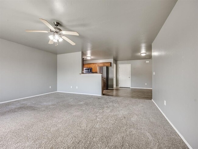 609 E Linden Ln in Mustang, OK - Building Photo - Building Photo