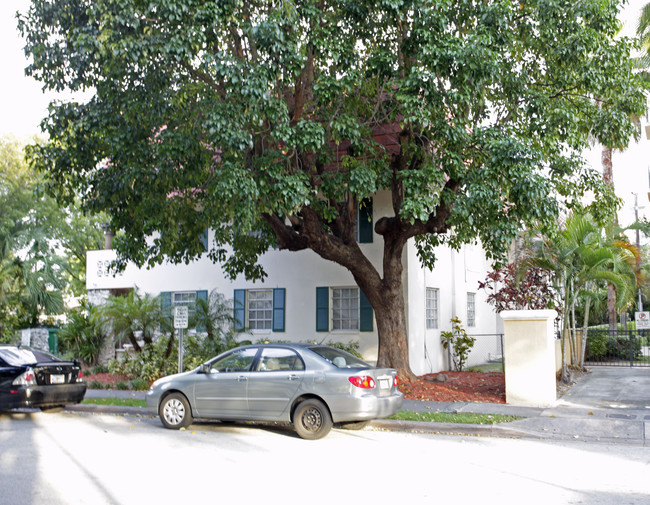 Navarre Condo in Miami, FL - Building Photo - Building Photo