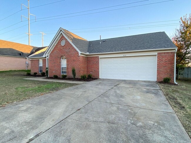 4235 Triple Crown Loop S in Southaven, MS - Building Photo - Building Photo