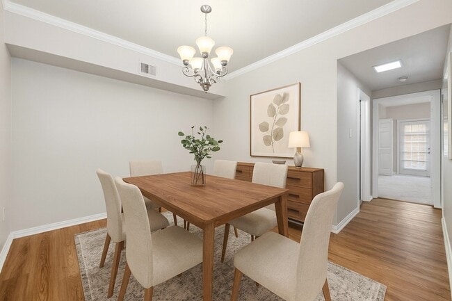 2255 Braeswood Park Dr, Unit 105 in Houston, TX - Foto de edificio - Building Photo