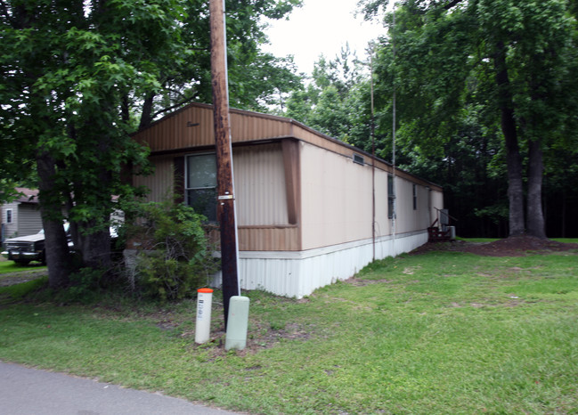 Greenville Village MHP in Wilmington, NC - Foto de edificio - Building Photo