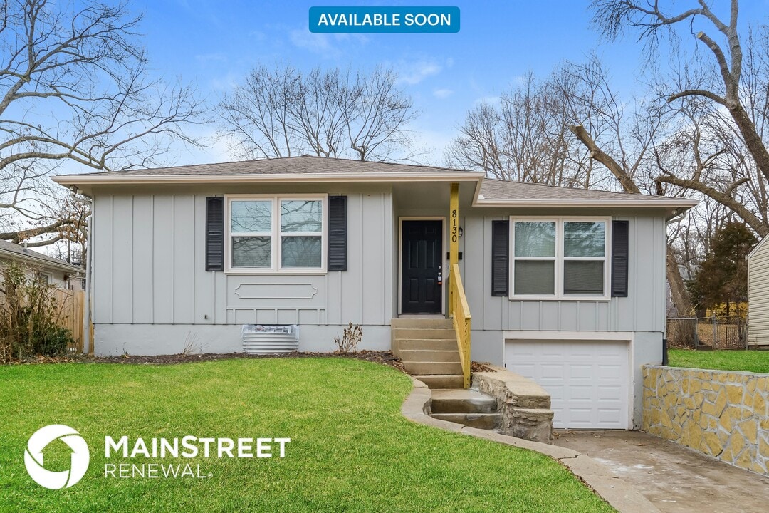 8130 McGee St in Kansas City, MO - Building Photo
