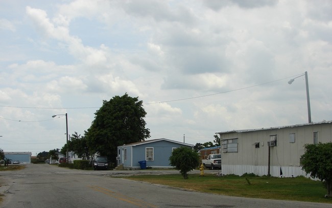 190 State Road 715 in Belle Glade, FL - Building Photo - Building Photo