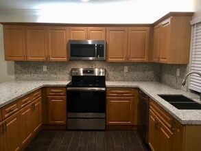 4275 NW 114th Terrace in Coral Springs, FL - Foto de edificio - Building Photo