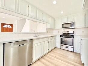 22719 Copper Hill Dr in Santa Clarita, CA - Building Photo - Building Photo