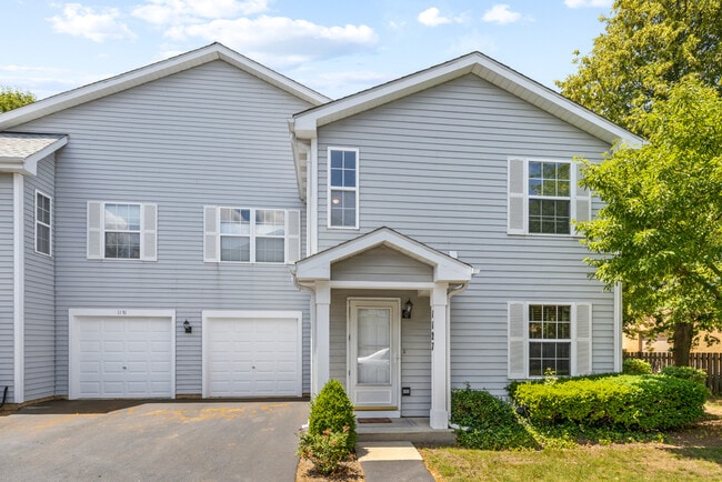 1127 Orleans Dr in Mundelein, IL - Building Photo - Building Photo