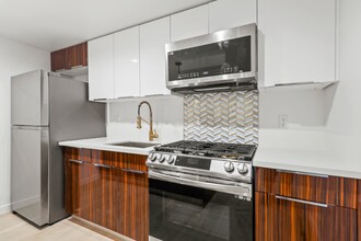 410 Lucas Ave in Los Angeles, CA - Building Photo - Building Photo