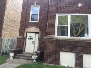 8057 S Throop St in Chicago, IL - Building Photo - Building Photo