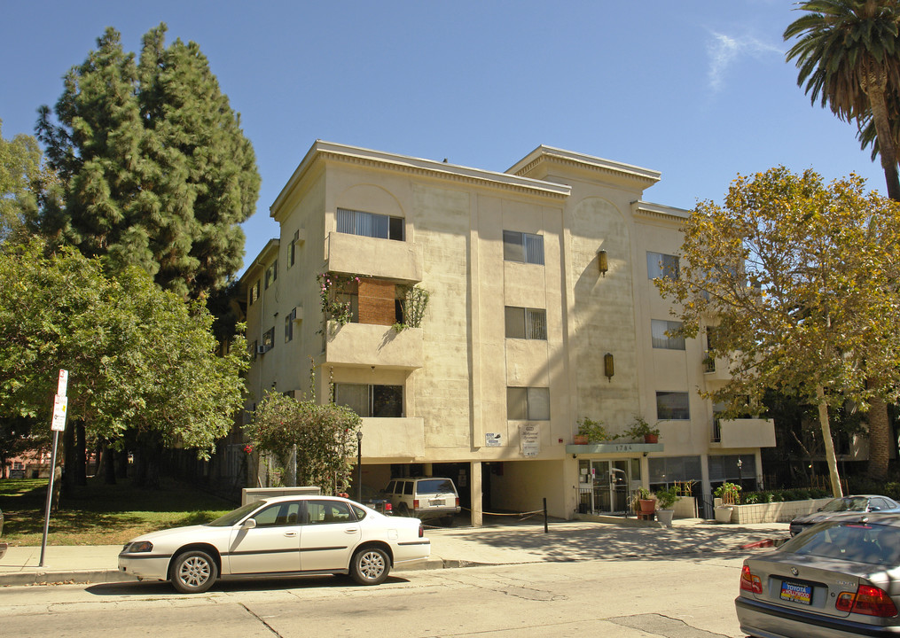 Hollywood Sycamore Towers in Los Angeles, CA - Building Photo