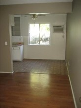 14735 Blythe St in Van Nuys, CA - Building Photo - Interior Photo