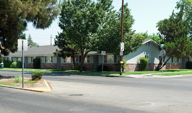 2318 N West Ave in Fresno, CA - Building Photo - Building Photo