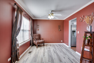 2758 Hillsboro Blvd in Aurora, IL - Building Photo - Building Photo