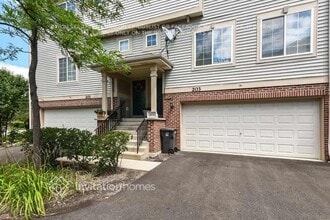 203 Monarch Dr in Streamwood, IL - Building Photo - Building Photo
