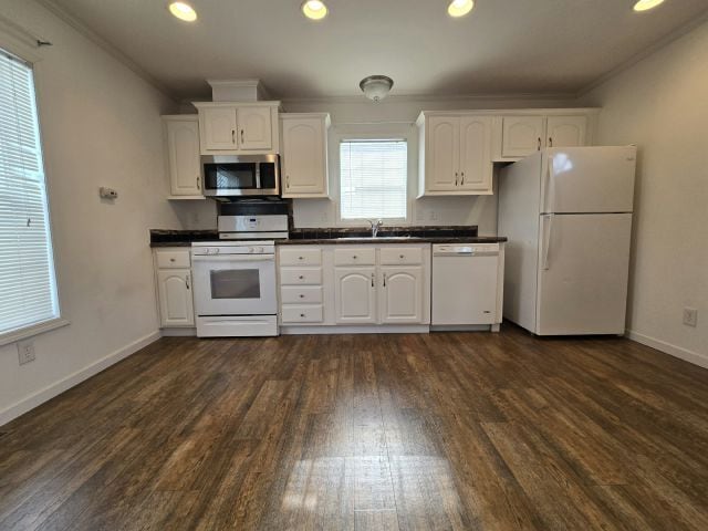 7 Coke Ave in Woodbridge Township, NJ - Building Photo - Building Photo