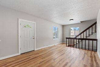 6405 SE 144th Ln in Portland, OR - Building Photo - Building Photo