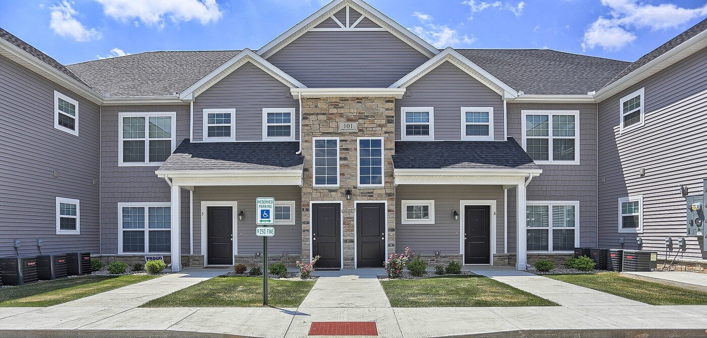 The Courtyards @ Prairie Fields in Savoy, IL - Building Photo