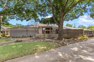 6530 Copper Creek Dr in Dallas, TX - Building Photo - Building Photo