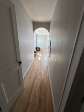 107 Elizabeth St-Unit -4 in Eau Claire, WI - Foto de edificio - Building Photo