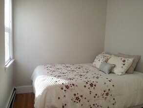 1000 Memorial Dr, Unit 2 in Cambridge, MA - Building Photo - Building Photo