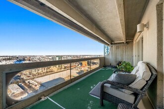 221-226 6 Ave SE in Calgary, AB - Building Photo - Building Photo