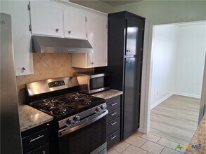 418 Cottonwood Dr in Copperas Cove, TX - Foto de edificio - Building Photo