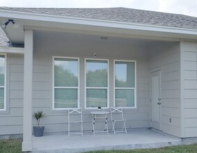 3405 Travis Ct in Corpus Christi, TX - Building Photo - Building Photo