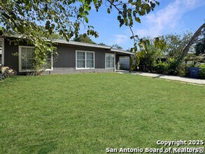 1611 La Manda Blvd in San Antonio, TX - Building Photo - Building Photo
