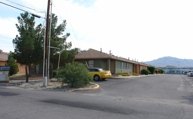 Pine Valley Estates Apartments in El Paso, TX - Building Photo - Building Photo