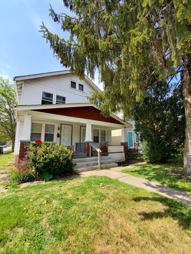 1091-1093-1093 S Champion Ave in Columbus, OH - Building Photo - Building Photo
