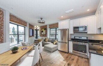 44 Elm St in Westfield, NJ - Building Photo - Building Photo