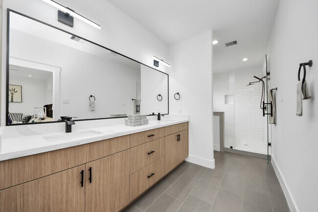 9028 Scott St in Houston, TX - Building Photo - Building Photo